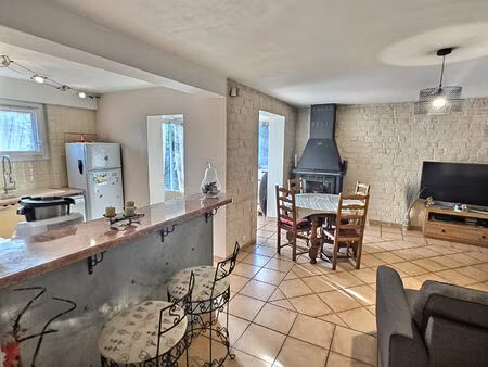 appartement en bas de villa avec jardin - le luc 4 pièce(s) 89.75 m2