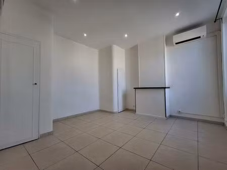 location appartement 1 pièce 28 m² à marseille 7 (13007)