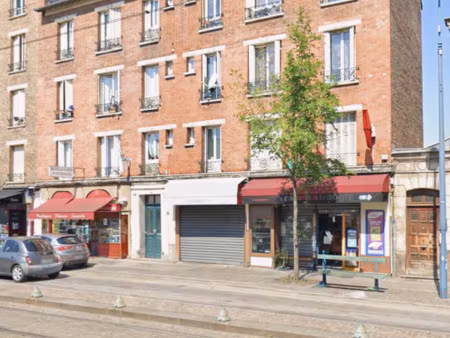 ** bel appartement de 2 pieces vendu occupé **