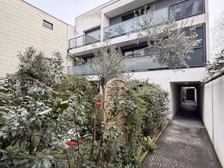 ** superbe appart de 2 pieces avec balcon et parking **