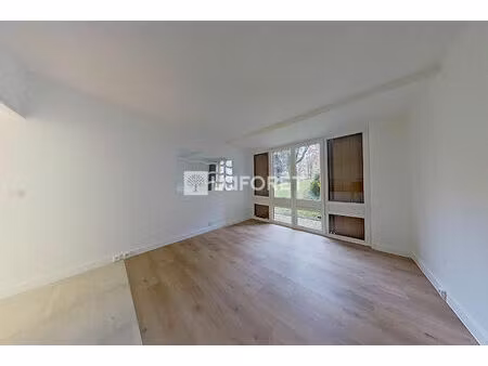 charmant studio refait à neuf de 25m² - résidence elysée 1 - la celle-saint-cloud