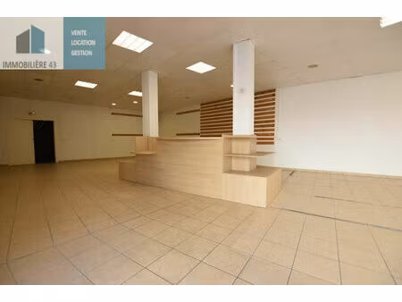 location commerce 1 pièce 210 m² à le puy-en-velay (43000)
