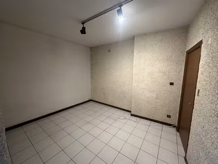 blagnac - local de 68m2 - 700 eur