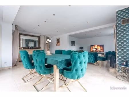 maison 7 pièces 168m²