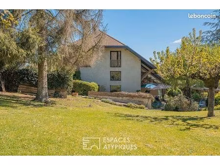 maison 10 pièces 218 m²