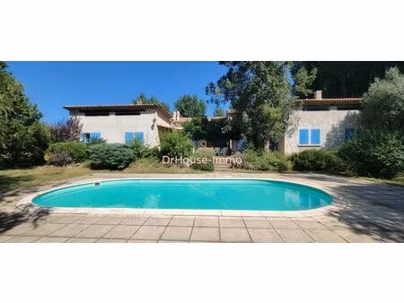 dépt (04)  alpes de hautes provence  saint etienne les orgues  grande propriété 510m2 sur 