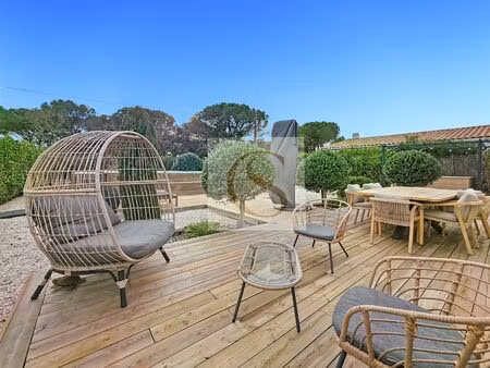 maison familiale rénovée – 3 chambres – jardin – piscine – vidauban