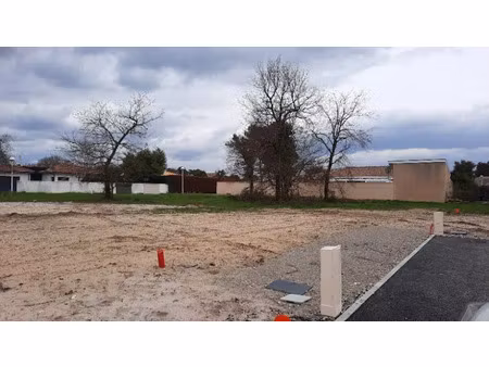 vente terrain 430 m² à salles (33770)  145 000 €