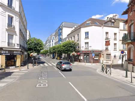 vente locaux professionnels 85 m² à puteaux (92800)  23 760 €