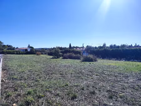 vente terrain 1100 m² à garéoult (83136)  199 000 €