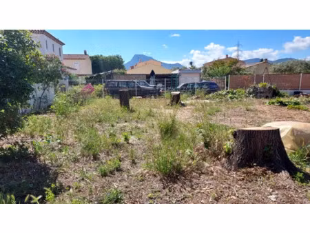 vente terrain 390 m² à la crau (83260)  220 000 €
