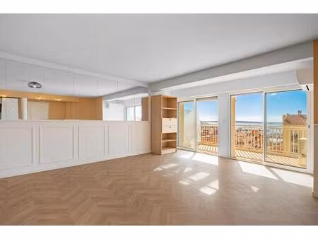 t4 de 128 m² avec terrasse - cave - parking - situé à cannes