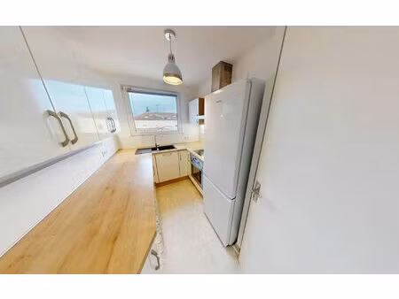 location appartement  68.5 m² t-3 à metz  950 €