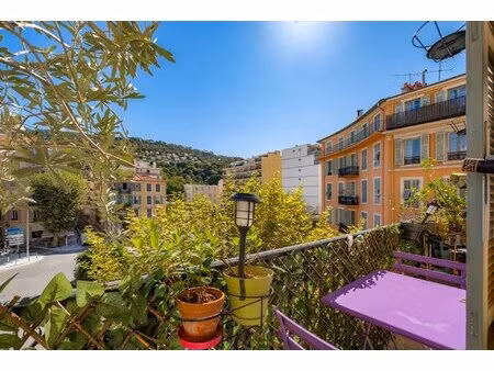 nice – le port – lumineux 3 pièces avec balcons et garage en sus