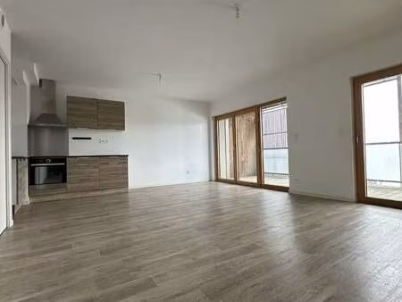 location appartement 4 pièces à nantes (44000) : à louer 4 pièces / 81m² nantes