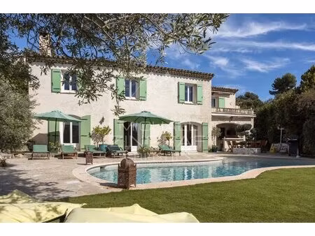 proche saint-paul-de-vence - charmante propriété familiale