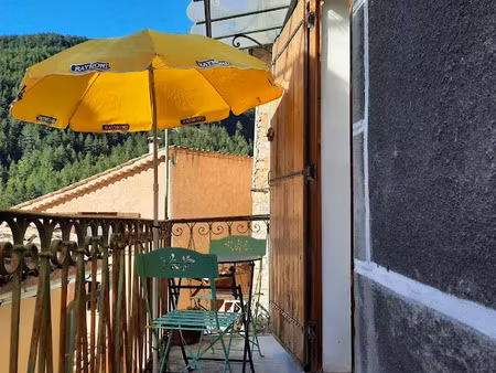 location meublée appartement 3 pièces 58 m² à sausses (04320)  490 €