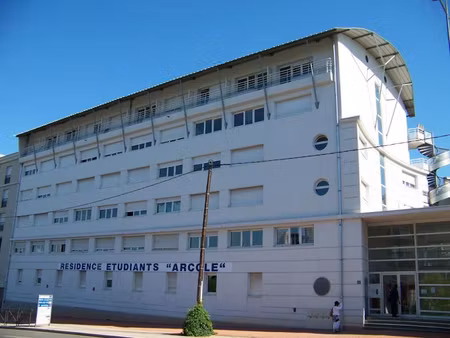 location meublée appartement 1 pièce 20 m² à bron (69500)  600 €