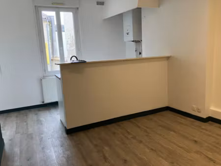 location appartement 2 pièces 41.69 m² à niort (79000)  580 €