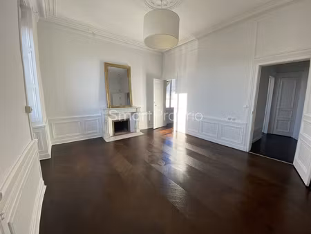 en exclusivite magnifique appartement t4 de style haussmanni