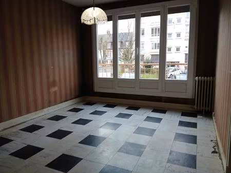 evreux navarre  appartement f3 de 50m² à rénover.