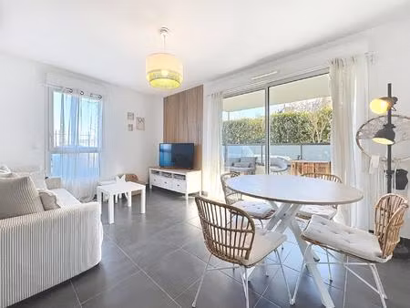 superbe t3 de 60 m2 – terrasse 17 m² sans vis-à-vis