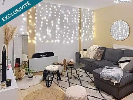 appartement comme neuf  terrasse et 2 places de parking