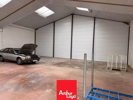 à vendre ou à louer : local d'activités de 300 m² mitoyen avec un terrain  bonne visibilit