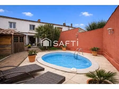 15 mins à pied de la cité médiévale maison rénovée.