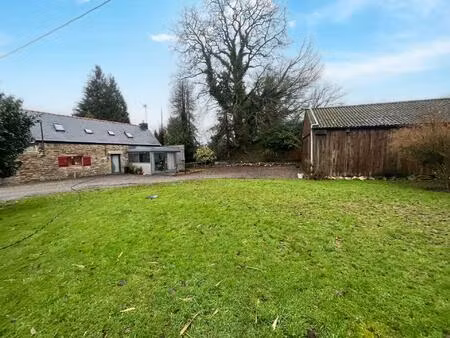 longère avec hangar située à leuhan proche bourg