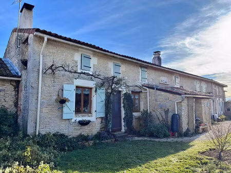 charente - poursac- maison et maison d'amis - 13 pièces