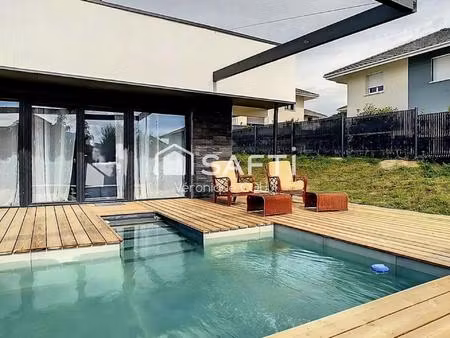 maison d'architecte familiale  moderne et récente à allinges