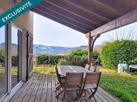 villa traditionnelle sur les hauteurs de thurins.