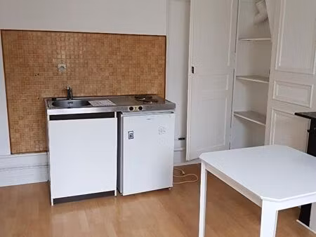 à louer  appartement de 15 7 m²  1 pièce à amiens (80000).
