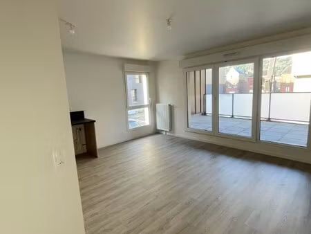 appartement t3 avec loggia et parking à maromme