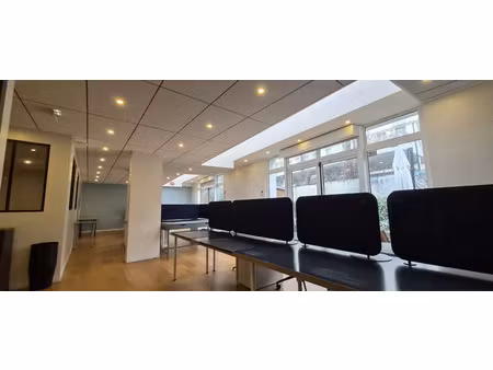 bureaux erp 220 m2 en parfait etat - prox. metro l.14