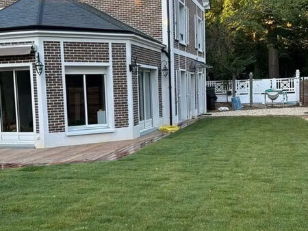 maison neuve 2024 - familiale / 5 chs / sous-sol total / jardin / meublee