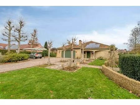 alleenstaande villa met 3 slaapkamers in ronse te koop