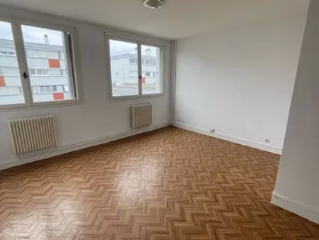location appartement 3 pièces 63 m² à fleury-les-aubrais (45400)  750 €