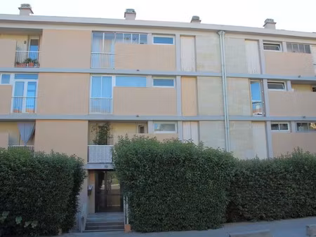 location appartement 2 pièces 50 m² à aix-en-provence (13090)  916 €