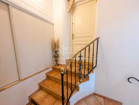 appartement t1 bis avec place de parking péron