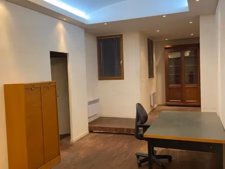 location locaux professionnels 33 m² à paris 15ème (75015)  1 170 €