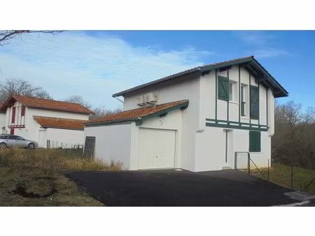 location maison 4 pièces 87 m² à urcuit (64990)  1 245 €