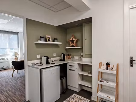 location locaux professionnels 27.22 m² à brive-la-gaillarde (19100)  610 €