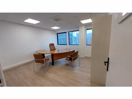 location locaux professionnels 19.01 m² à le cannet (06110)  590 €