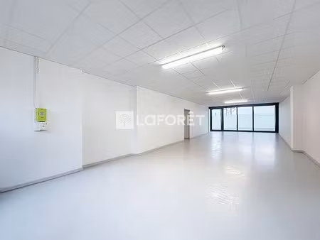 location locaux professionnels 84 m² à angers (49000)  1 200 €