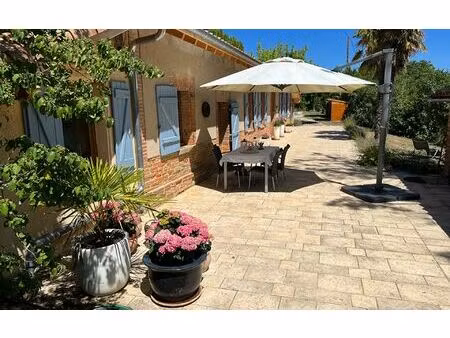 location maison  m² t-5 à pébées  1 568 €