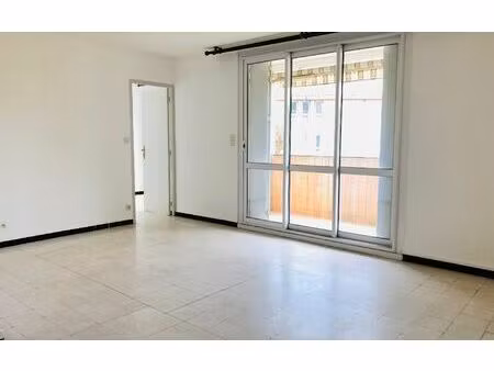 location appartement  m² t-5 à manosque  860 €