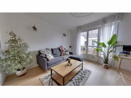 t2 meuble montreuil avec balcon