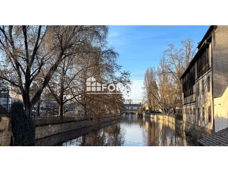 à vendre : charmant 2 pièces au cœur historique de la petite france